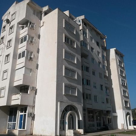Apartment Tijana Сутоморе Екстериор снимка
